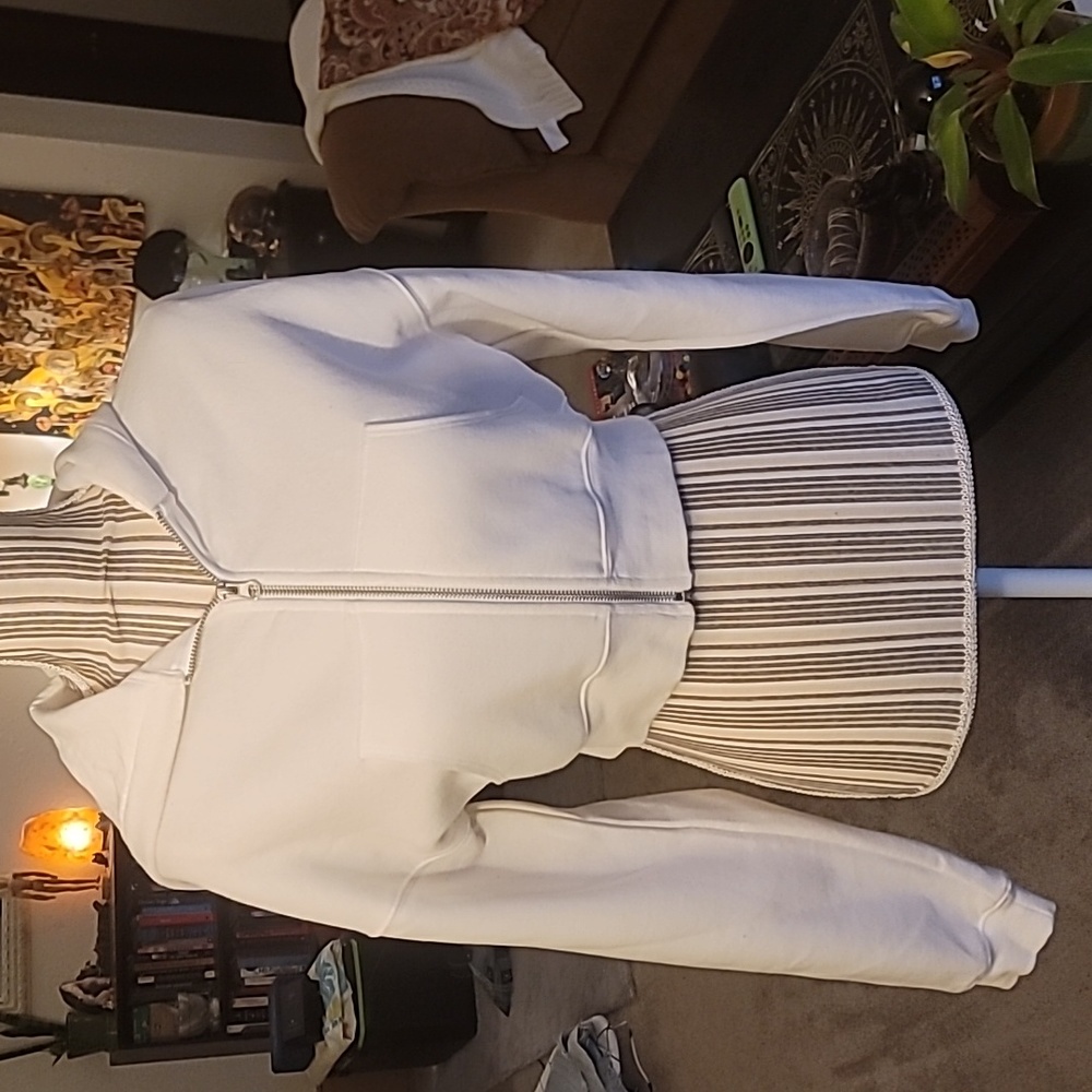 Crop zip up